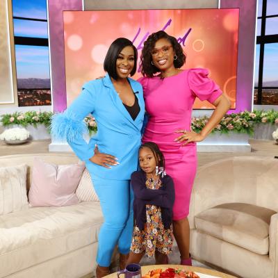 Angelique Williams and 6-year-old Emora from Cleveland, OH with Jennifer Hudson
