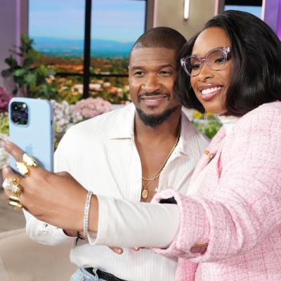 Usher takes a selfie with Jennifer Hudson